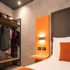 J24 Hotell